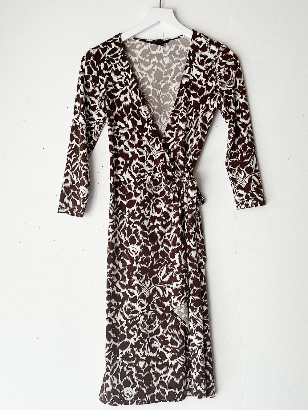 BCBGMAXAZRIA Brown Ivory Floral Wrap Midi Dress Y2K 3/4 Sleeve Made USA XXS